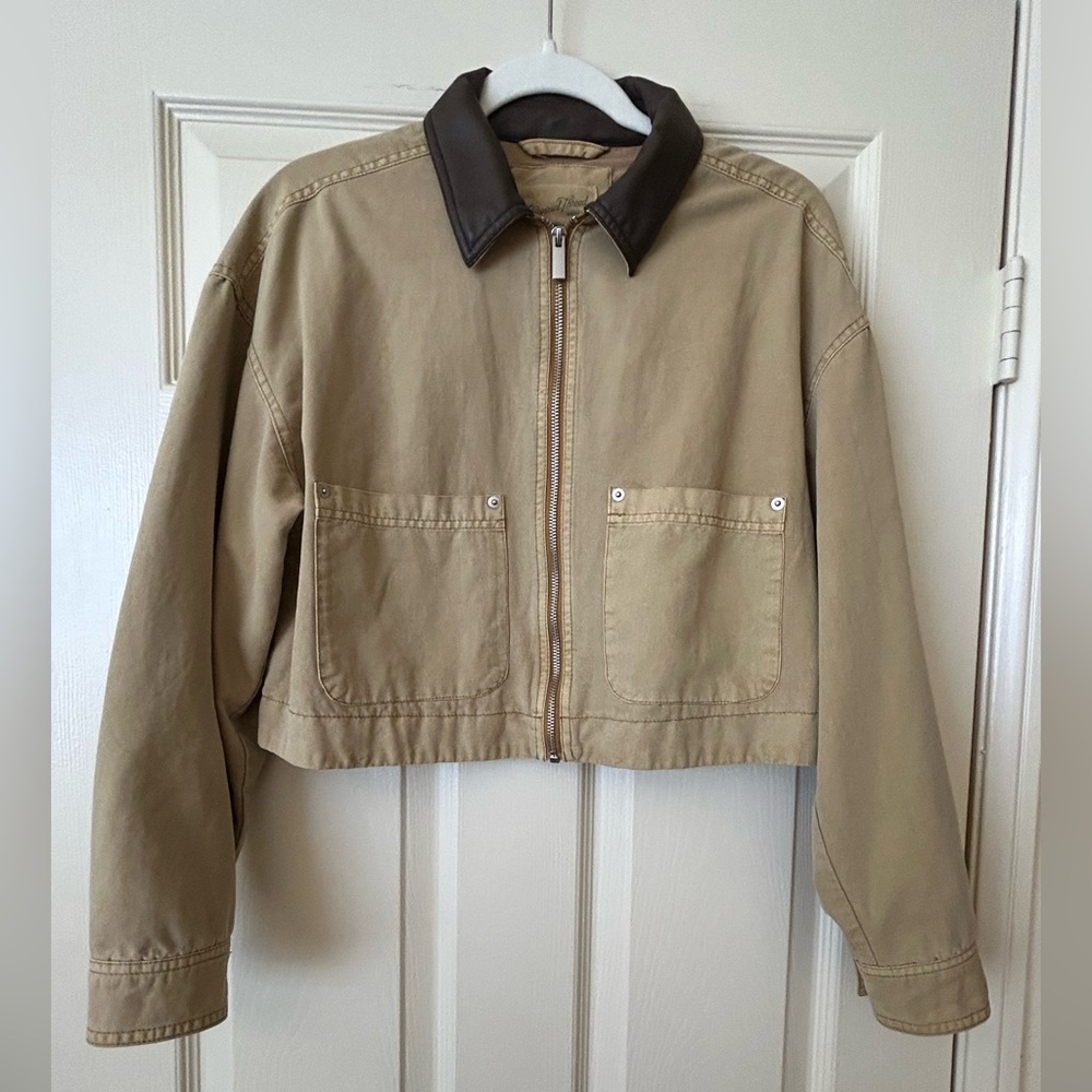 CUTE cropped barn jacket!! Oversized XS-S